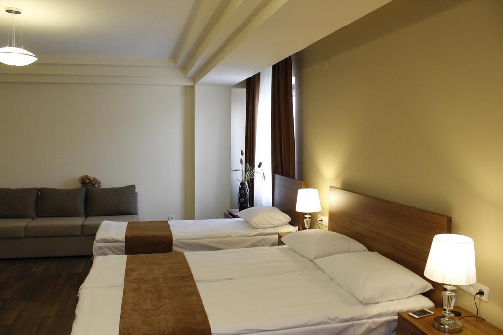 5Th Floor Guest House יירבאן מראה חיצוני תמונה